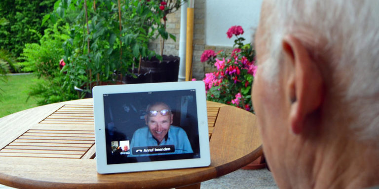 Les applis pour les séniors : le top 3 par Ange Gardien