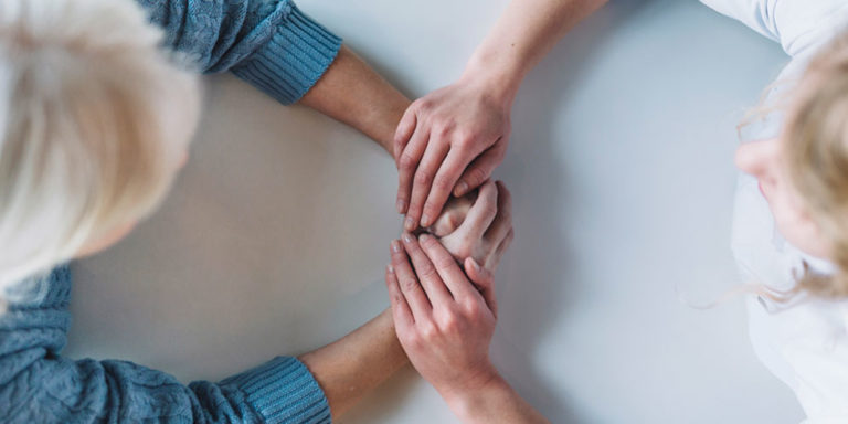 Prévenir et lutter contre la maltraitance avec Ange Gardien aide à domicile Gard